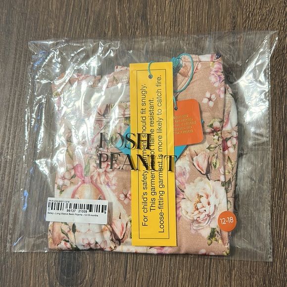 •NEW•Posh Peanut “Babsy” Two Piece Pajamas - Picture 2 of 7